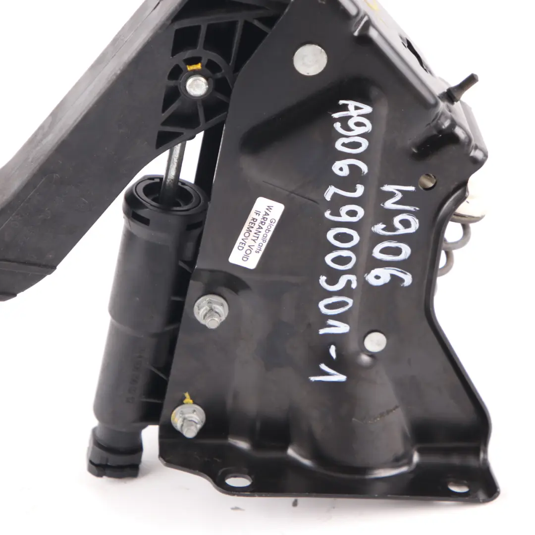 Mercedes Sprinter W906 Pedal de embrague manual Conjunto de control - SKU A9062900501 - Número de pieza A9062900501