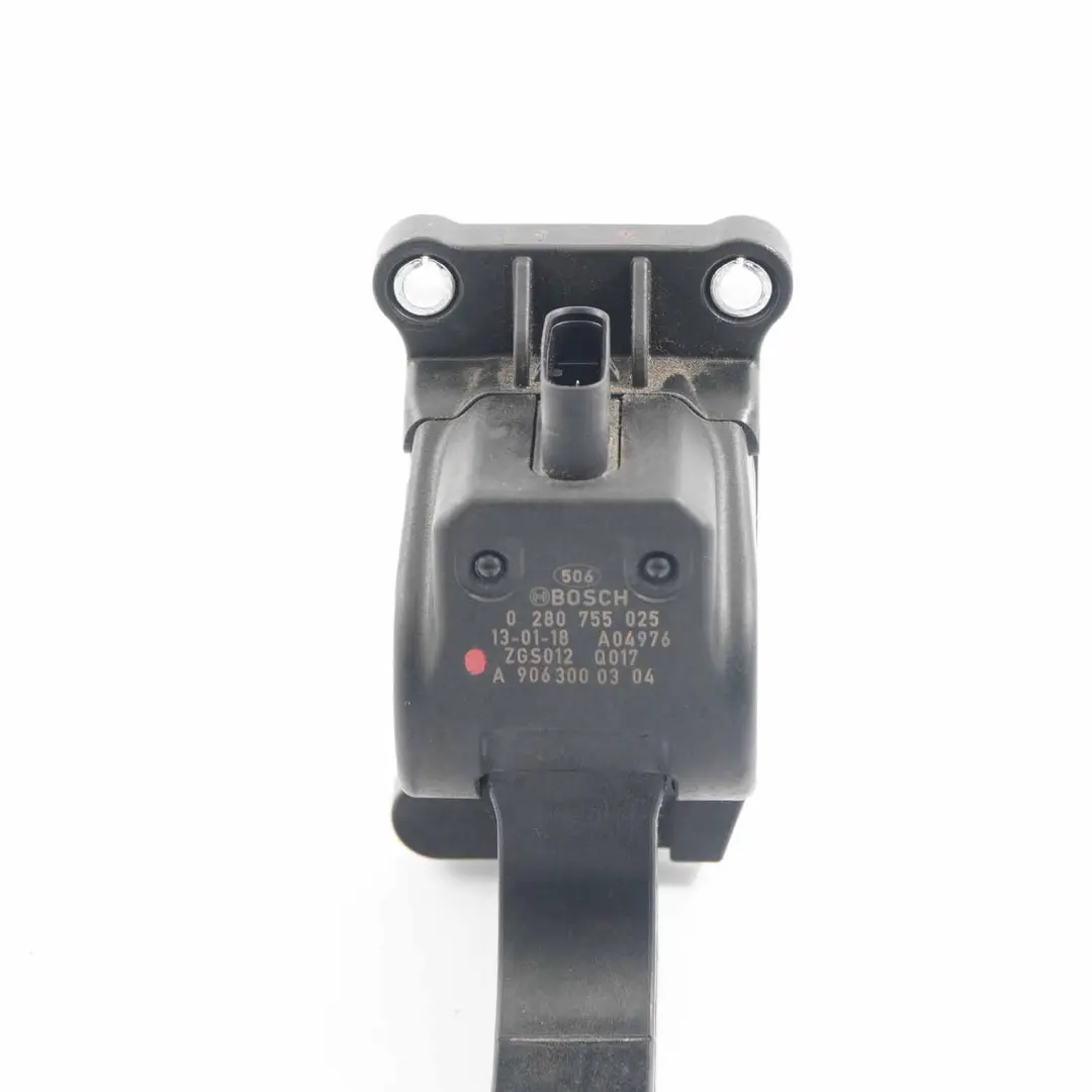 Accelerator Throttle Pedal Unit to Mercedes Sprinter W906 with Part number A9063000304 Mercedes Sprinter W906 Accelerator Throttle Pedal Unit - SKU A9063000304 - Part number A9063000304