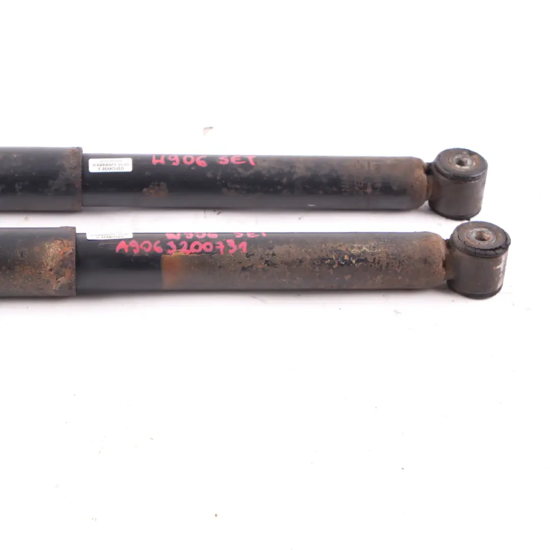 Set ammortizzatore a molla posteriore sinistro destro per Mercedes Sprinter W906 con numero di parte A9063200731 Mercedes Sprinter W906 Set ammortizzatore a molla posteriore sinistro destro - SKU A9063200731 - Numero di parte A9063200731