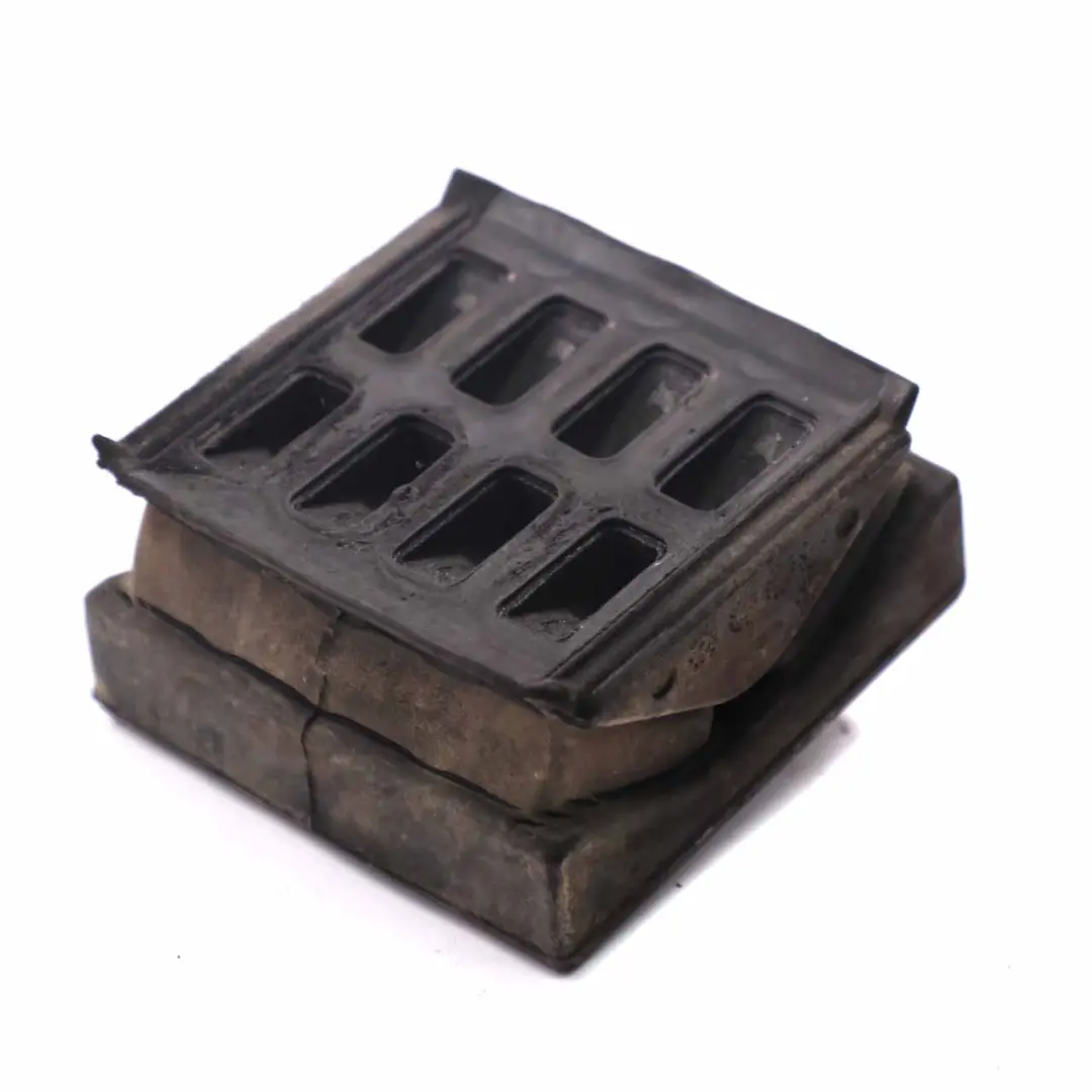 molla puntone boccola asse anteriore supporto per Mercedes W906 con numero di parte A9063220319 Mercedes W906 molla puntone boccola asse anteriore supporto - SKU A9063220319 - Numero di parte A9063220319