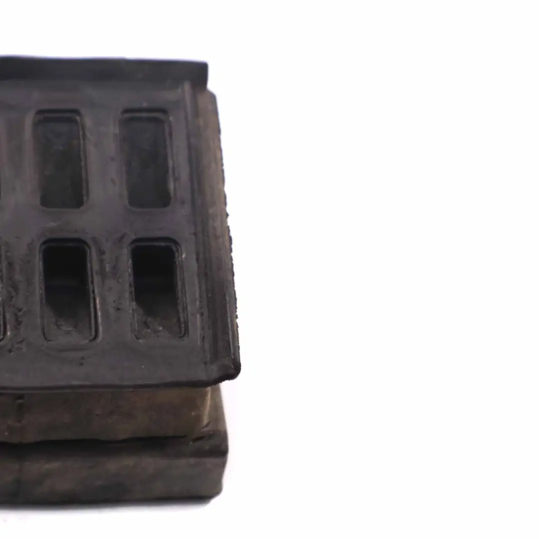Support de montage pour essieu avant Mercedes Sprinter W906 - SKU A9063220319 - Numéro de pièce A9063220319