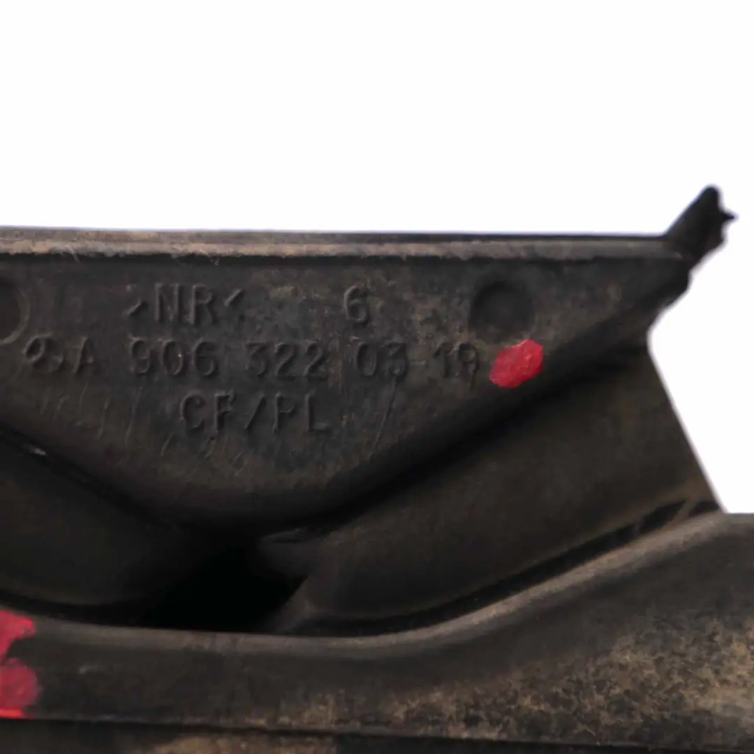 Puntal de resorte Buje Eje Delantero Soporte para Mercedes W906 con número de pieza A9063220319 Mercedes W906 Puntal de resorte Buje Eje Delantero Soporte - SKU A9063220319 - Número de pieza A9063220319