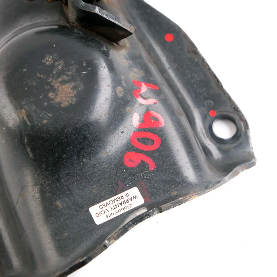 Mercedes Sprinter W906 vorne links Aufhängung Querlenkerhalterung Abdeckkappe - SKU A9063221009 - Teilenummer A9063221009