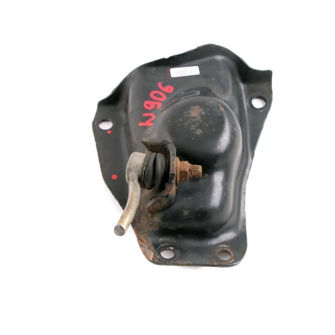 Mercedes Sprinter W906 vorne links Aufhängung Querlenkerhalterung Abdeckkappe - SKU A9063221009 - Teilenummer A9063221009