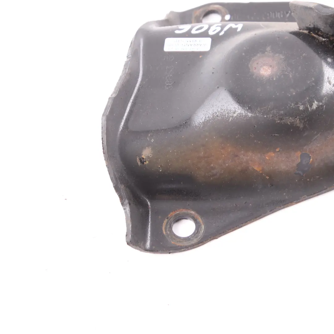 vorne links Aufhängung Querlenkerhalterung Abdeckkappe Mercedes Sprinter W906 - SKU A9063221109 - Teilenummer A9063221109