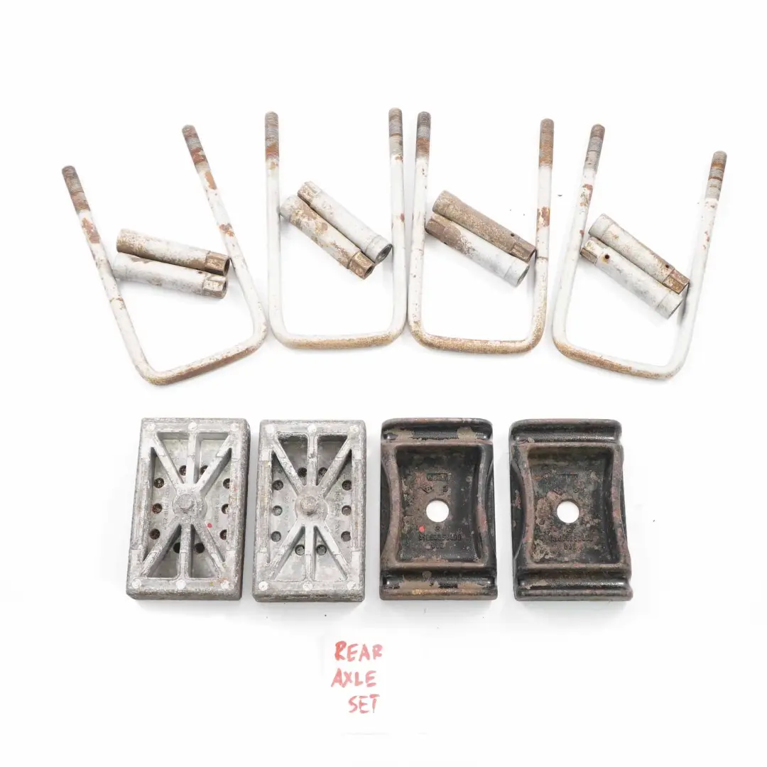 Mercedes Sprinter W906 Rear Axle Support Subframe Mount Holder Set A9063250400 - SKU A9063240300 - Part number A9063240300