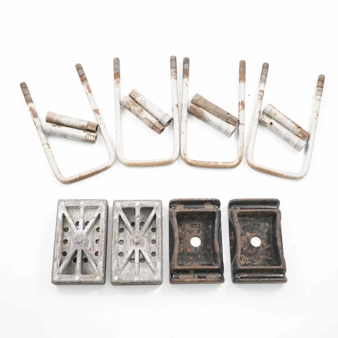 Soporte Eje Trasero Soporte Subchasis Juego A9063250400 para Mercedes Sprinter W906 con número de pieza A9063240300 Mercedes Sprinter W906 Soporte Eje Trasero Soporte Subchasis Juego A9063250400 - SKU A9063240300 - Número de pieza A9063240300