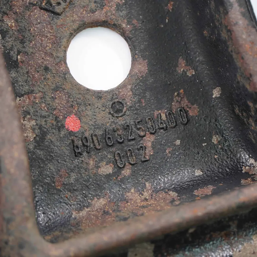 Hinterachsabstützung Hilfsrahmen-Halterungssatz A9063250400 für Mercedes W906 mit Teilenummer A9063240300 Mercedes W906 Hinterachsabstützung Hilfsrahmen-Halterungssatz A9063250400 - SKU A9063240300 - Teilenummer A9063240300