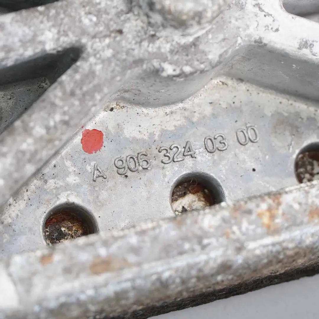 Mercedes W906 Hinterachsabstützung Hilfsrahmen-Halterungssatz A9063250400 - SKU A9063240300 - Teilenummer A9063240300