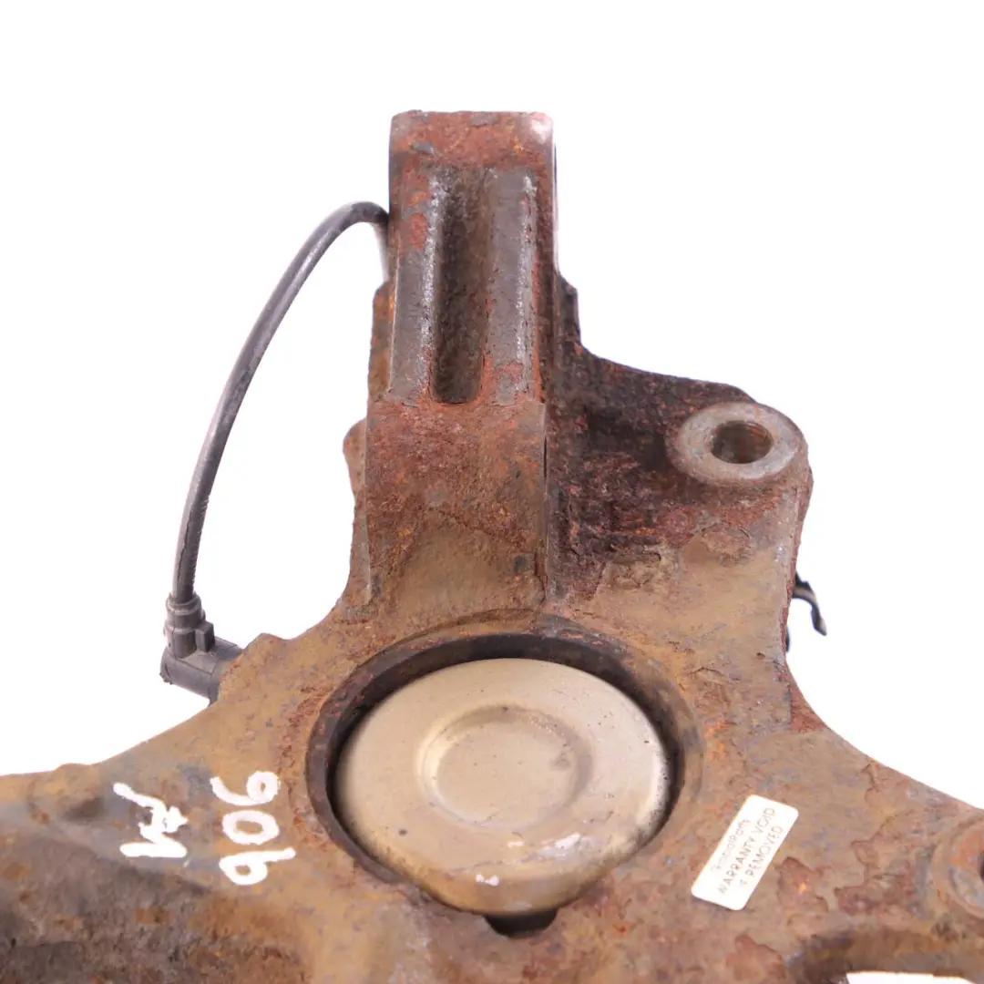 Mercedes W906 Zwrotnica Piasta Prawy Przód - SKU  A9063303520 - Numer Części A9063303520