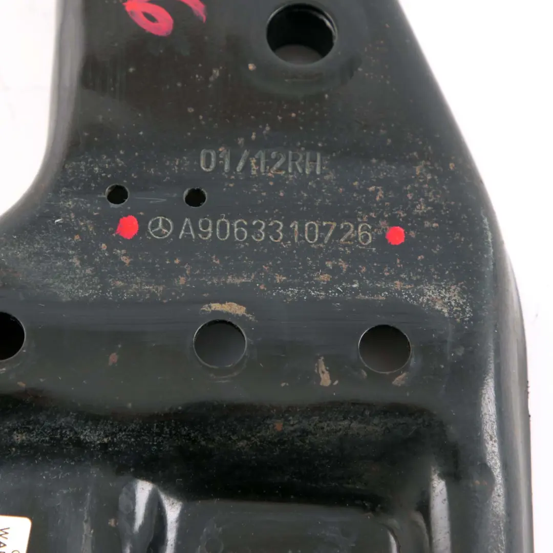 Supporto Molle Balestra Anteriore Destro Della Sospensione per Mercedes W906 con numero di parte A9063310726 Mercedes W906 Supporto Molle Balestra Anteriore Destro Della Sospensione - SKU A9063310726 - Numero di parte A9063310726