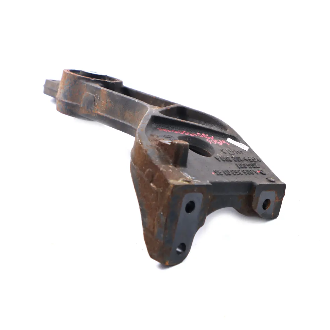 Hinter achse Differential Diff Halterung für Mercedes Sprinter W906 mit Teilenummer A9063500185 Mercedes Sprinter W906 Hinter achse Differential Diff Halterung - SKU A9063500185 - Teilenummer A9063500185