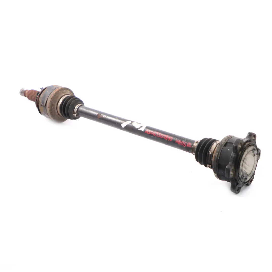 Hinter achse Antriebs welle links Drive Shaft für Mercedes Sprinter W906 mit Teilenummer A9063502810 Mercedes Sprinter W906 Hinter achse Antriebs welle links Drive Shaft - SKU A9063502810 - Teilenummer A9063502810