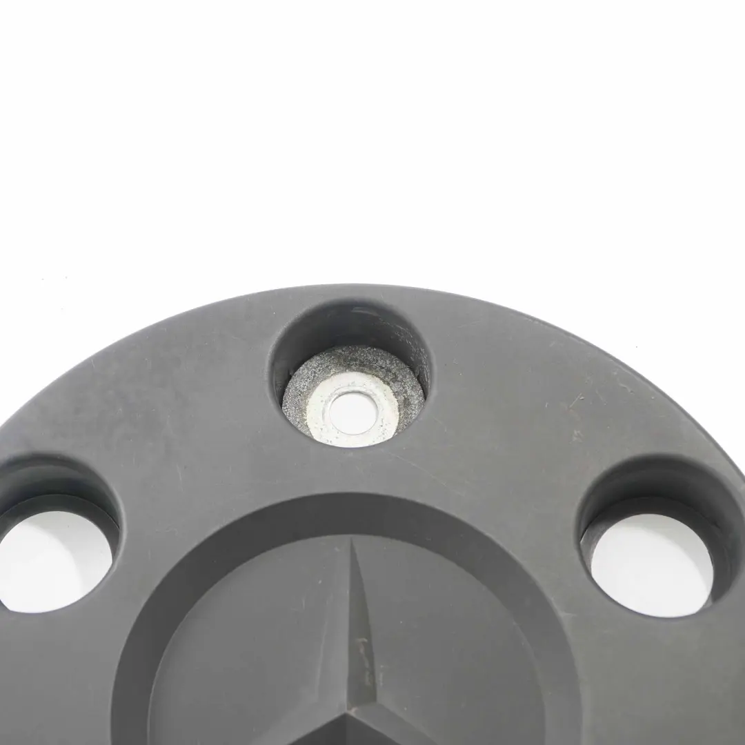 Vorderradmutter Kappe Nabe Abdeckung schwarz für Mercedes Sprinter W906 mit Teilenummer A9064000225 Mercedes Sprinter W906 Vorderradmutter Kappe Nabe Abdeckung schwarz - SKU A9064000225 - Teilenummer A9064000225