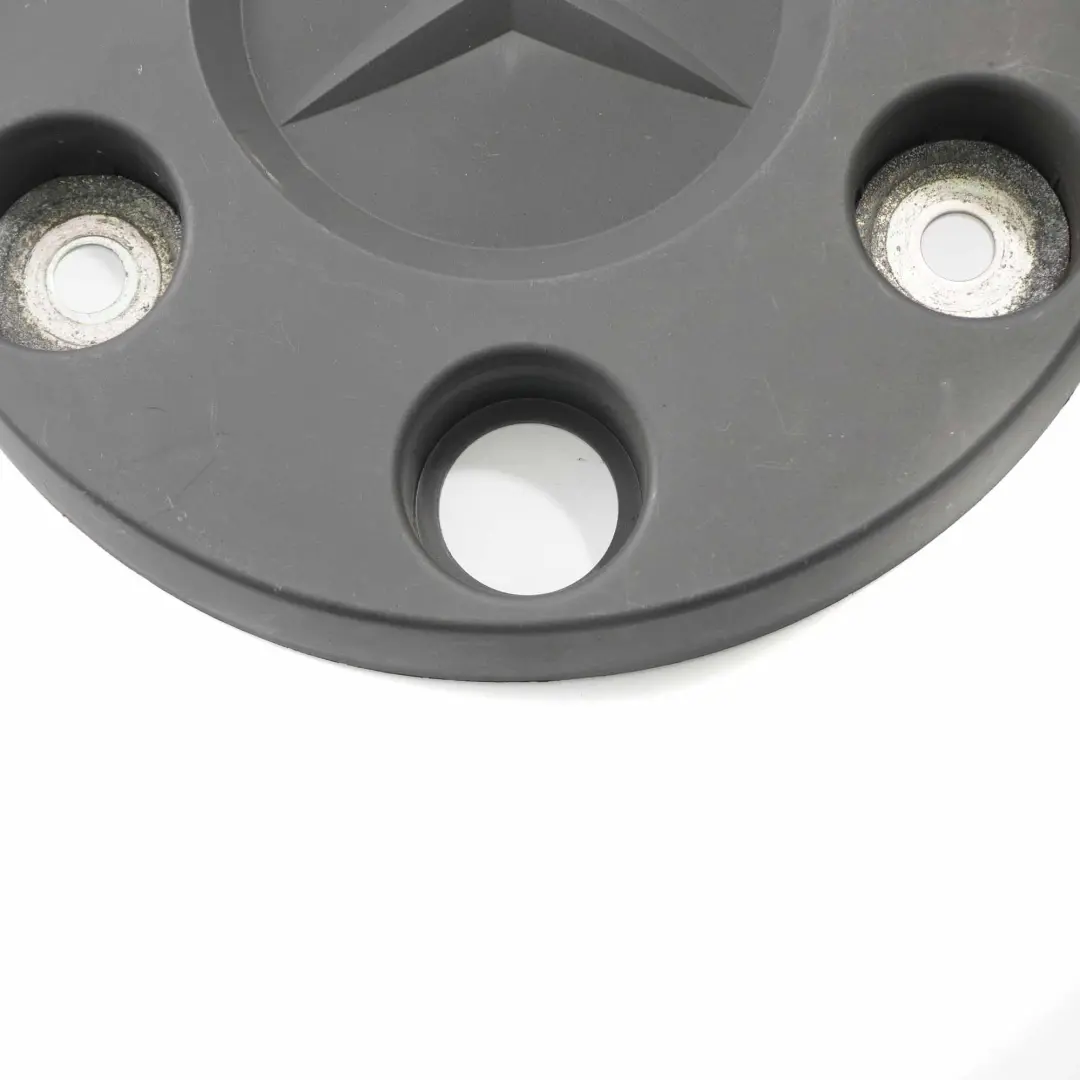 Capuchon de roue avant Cache moyeu Noir pour Mercedes Sprinter W906 à propos du numéro de pièce A9064000225 Mercedes Sprinter W906 Capuchon de roue avant Cache moyeu Noir - SKU A9064000225 - Numéro de pièce A9064000225