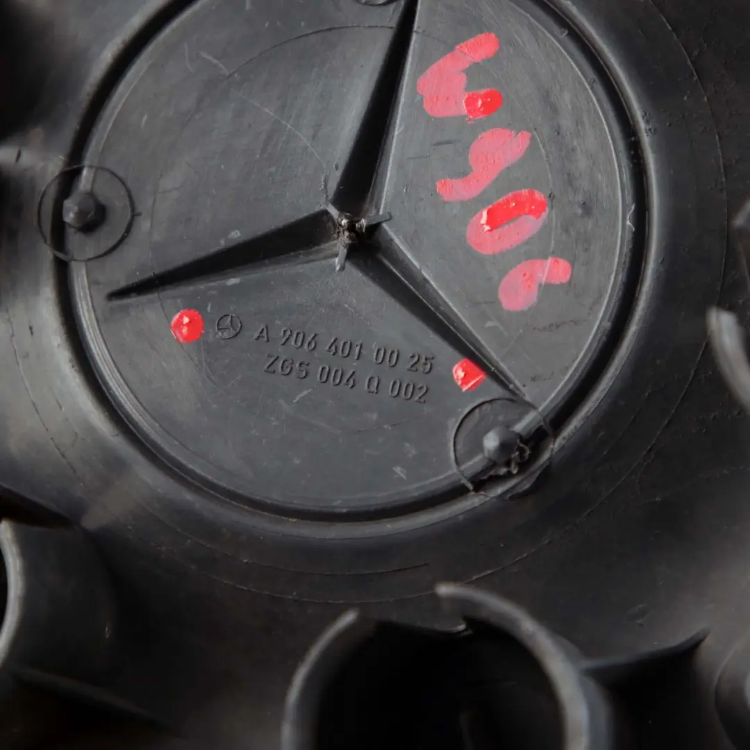 Tapacubos central Negro para Mercedes Sprinter W906 con número de pieza A9064010025 Mercedes Sprinter W906 Tapacubos central Negro - SKU A9064010025 - Número de pieza A9064010025