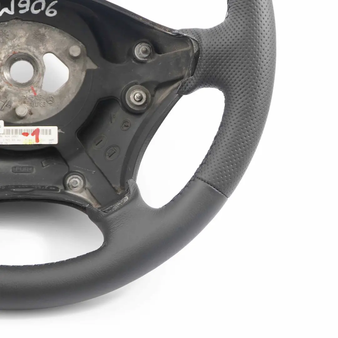 NUOVO volante in pelle nera filo nero per Mercedes Sprinter W906 con numero di parte A9064640001 Mercedes Sprinter W906 NUOVO volante in pelle nera filo nero - SKU A9064640001-1 - Numero di parte A9064640001