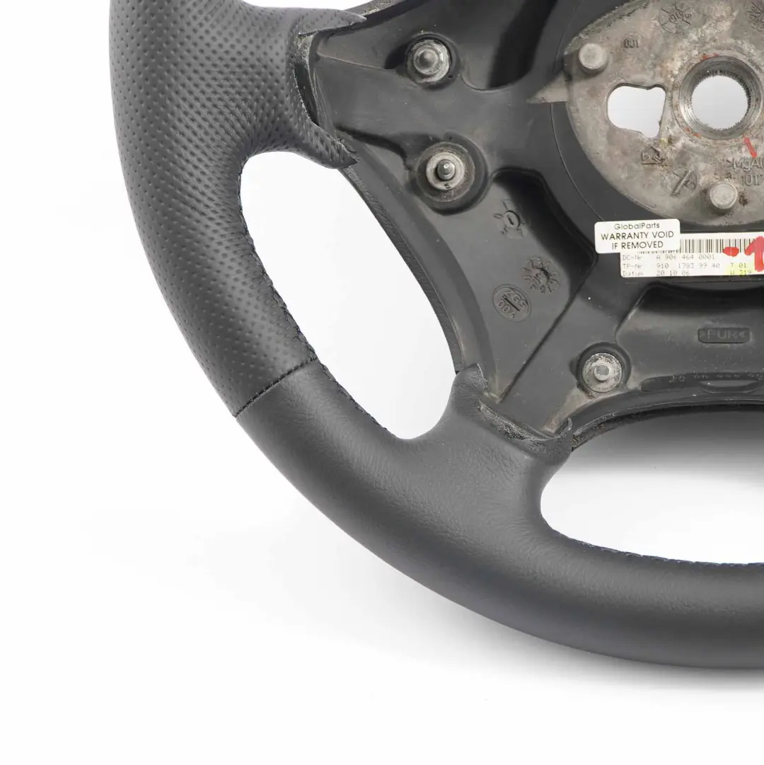 NOUVEAU Volant en cuir noir pour Mercedes Sprinter W906 à propos du numéro de pièce A9064640001 Mercedes Sprinter W906 NOUVEAU Volant en cuir noir - SKU A9064640001-1 - Numéro de pièce A9064640001