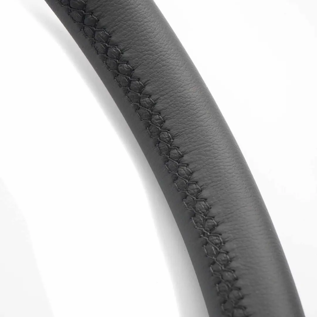 NUOVO Volante in pelle nera con filo nero per Mercedes Sprinter W906 con numero di parte A9064640501 Mercedes Sprinter W906 NUOVO Volante in pelle nera con filo nero - SKU A9064640501-1 - Numero di parte A9064640501