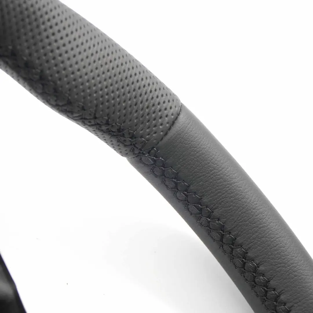 NUEVO volante de cuero negro con hilo negro para Mercedes Sprinter W906 con número de pieza A9064640501 Mercedes Sprinter W906 NUEVO volante de cuero negro con hilo negro - SKU A9064640501-1 - Número de pieza A9064640501