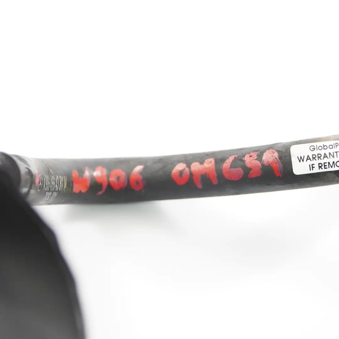 Refrigerador aceite dirección Tubo Manguera Línea para Mercedes W906 con número de pieza A9064664381 Mercedes W906 Refrigerador aceite dirección Tubo Manguera Línea - SKU A9064664381 - Número de pieza A9064664381