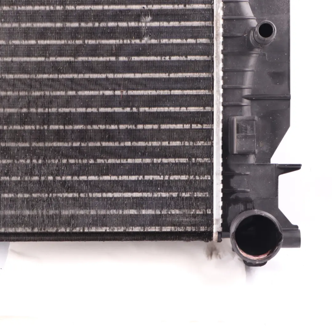 Radiateur refroidissement d'eau refroidissement diesel pour Mercedes W906 à propos du numéro de pièce A9065000002 Mercedes W906 Radiateur refroidissement d'eau refroidissement diesel - SKU A9065000002 - Numéro de pièce A9065000002