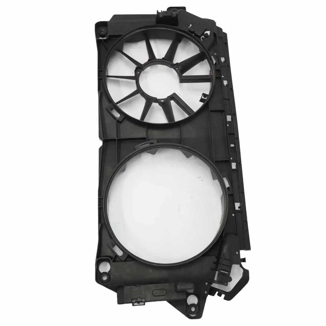 Coperchio della ventola radiatore raffreddamento per Mercedes W906 con numero di parte A9065000193 Mercedes W906 Coperchio della ventola radiatore raffreddamento - SKU A9065000193 - Numero di parte A9065000193