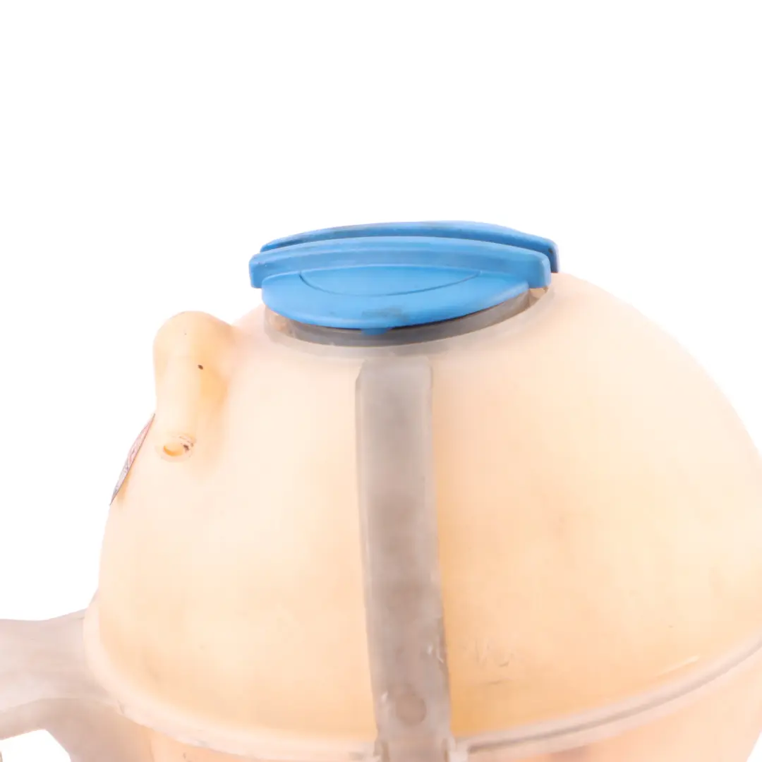 Réservoir d'expansion liquide refroidissement pour Volkswagen VW Crafter à propos du numéro de pièce A9065010103 Volkswagen VW Crafter Réservoir d'expansion liquide refroidissement - SKU A9065010103 - Numéro de pièce A9065010103