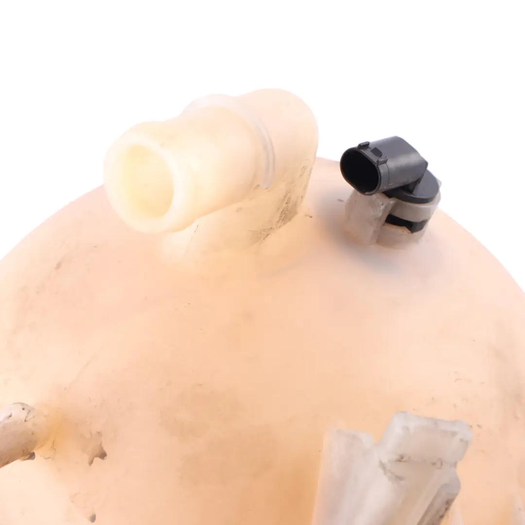 Coolant Expansion Tank Balancing Tank to Volkswagen VW Crafter with Part number A9065010103 Volkswagen VW Crafter Coolant Expansion Tank Balancing Tank - SKU A9065010103 - Part number A9065010103