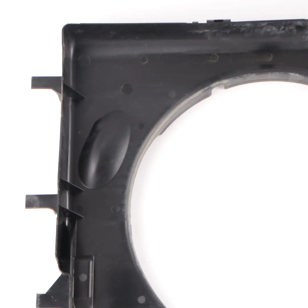 Cubierta Del Ventilador Del Radiador Mercedes W906 Motor Panel para con número de pieza A9065050855 Cubierta Del Ventilador Del Radiador Mercedes W906 Motor Panel - SKU A9065050855 - Número de pieza A9065050855