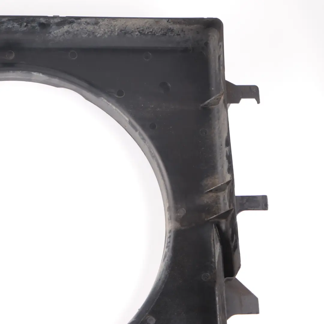 Cubierta Del Ventilador Del Radiador Mercedes W906 Motor Panel para con número de pieza A9065050855 Cubierta Del Ventilador Del Radiador Mercedes W906 Motor Panel - SKU A9065050855 - Número de pieza A9065050855