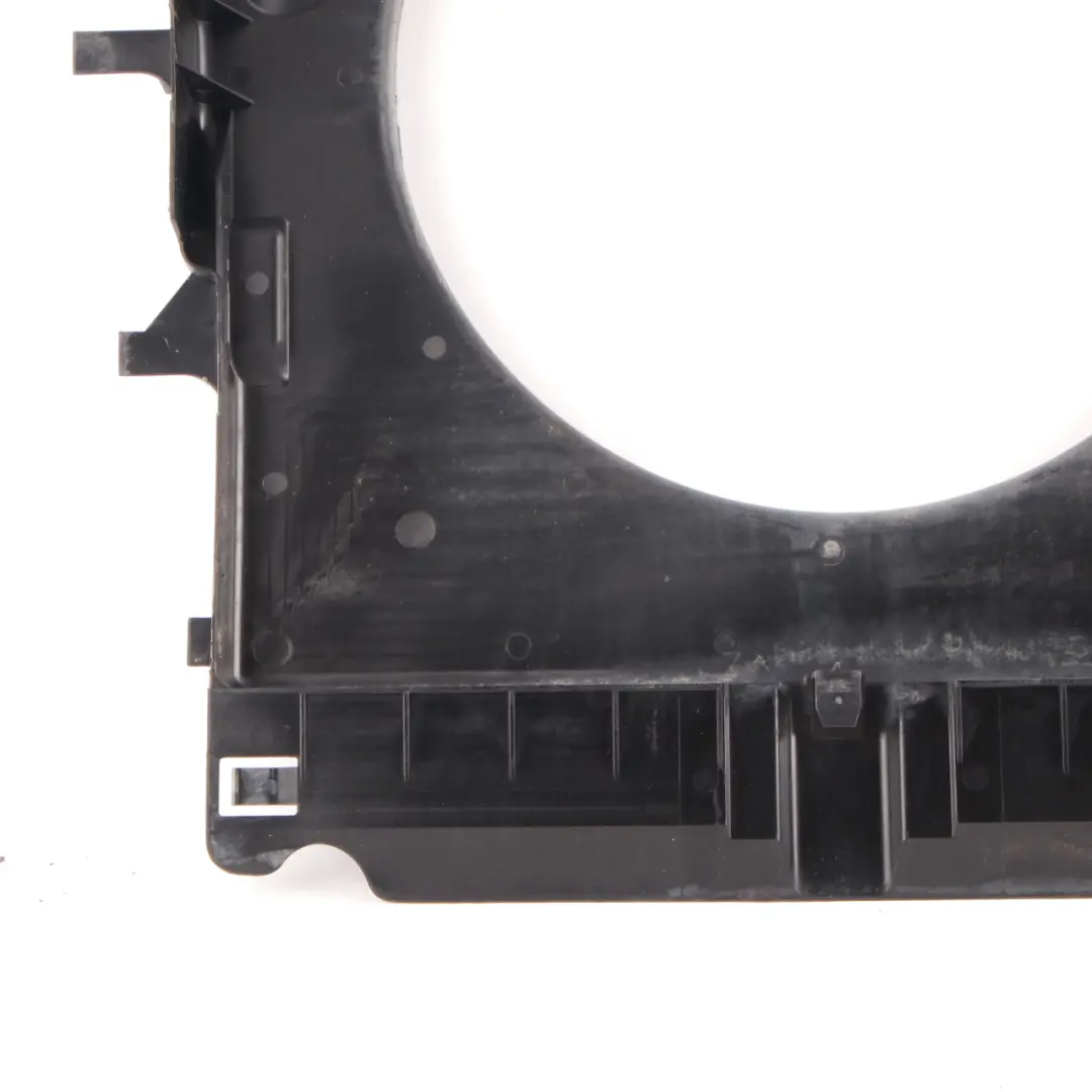 Cubierta Del Ventilador Del Radiador Mercedes W906 Motor Panel para con número de pieza A9065050855 Cubierta Del Ventilador Del Radiador Mercedes W906 Motor Panel - SKU A9065050855 - Número de pieza A9065050855