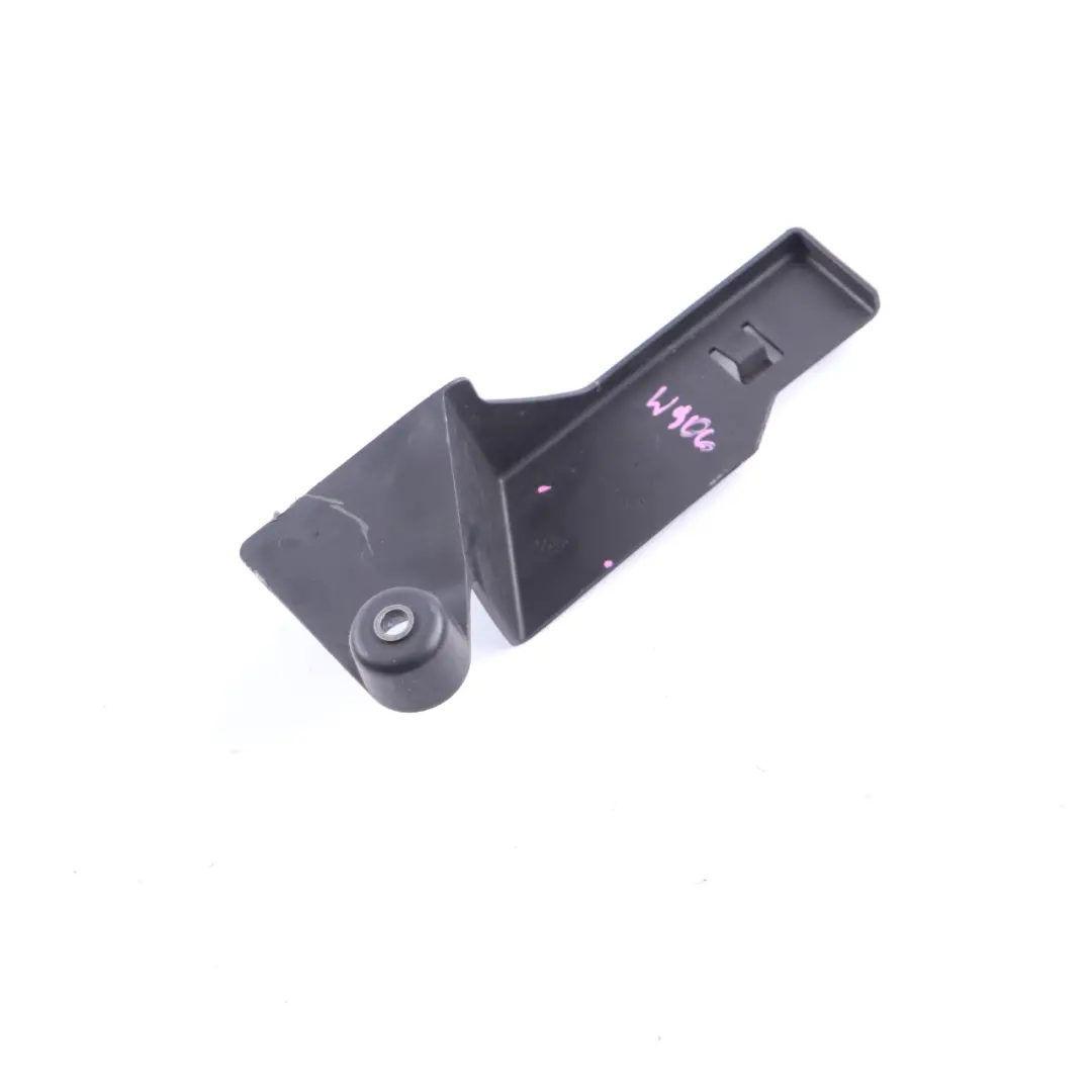 Support de Radiateur Couvercle Support Mercedes Sprinter W906 - SKU A9065051188 - Numéro de pièce A9065051188