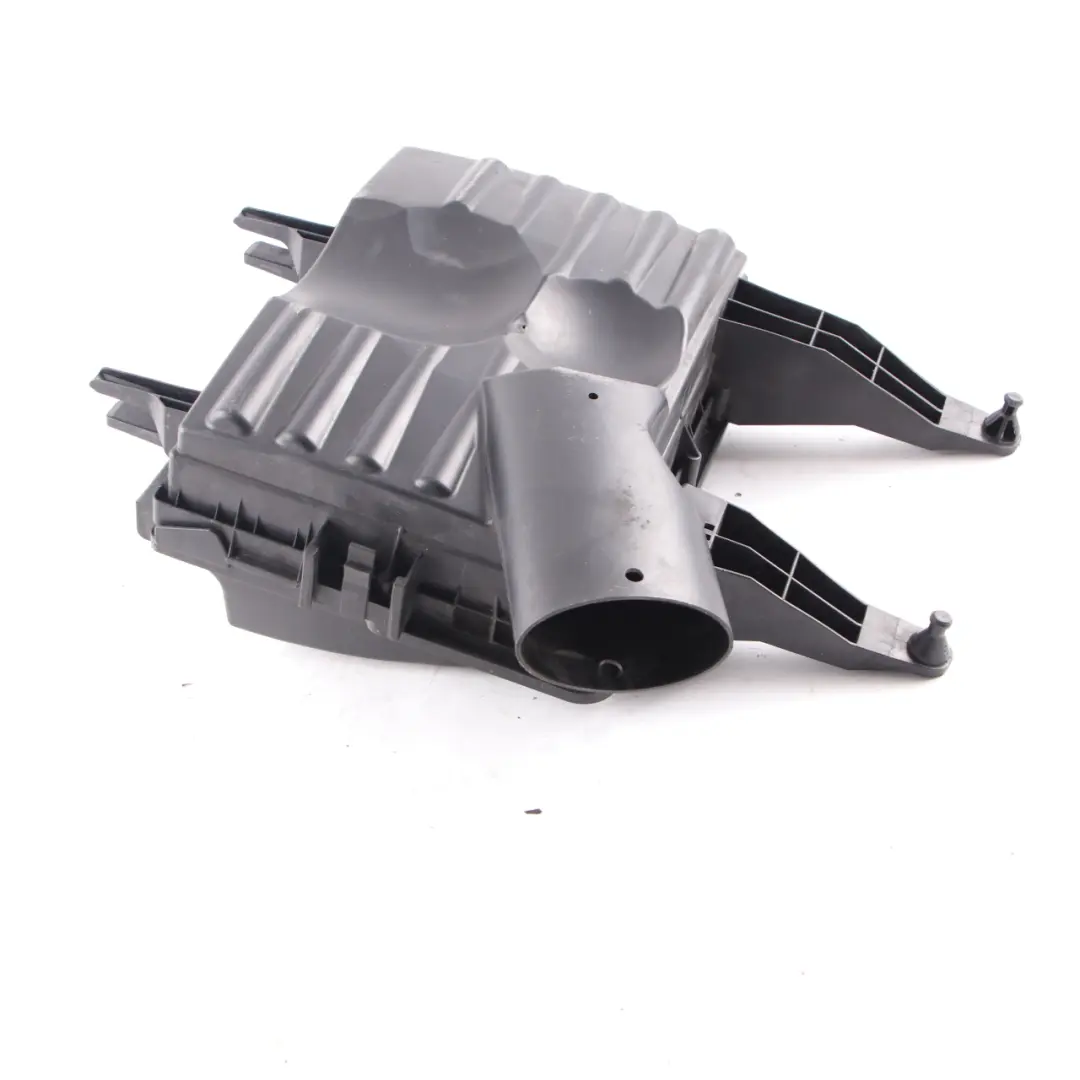 Filter Box Air Intake Silencer Muffler Diesel A0000902651 to Mercedes W906 Air with Part number A9065280300 Mercedes W906 Air Filter Box Air Intake Silencer Muffler Diesel A0000902651 - SKU A9065280300 - Part number A9065280300