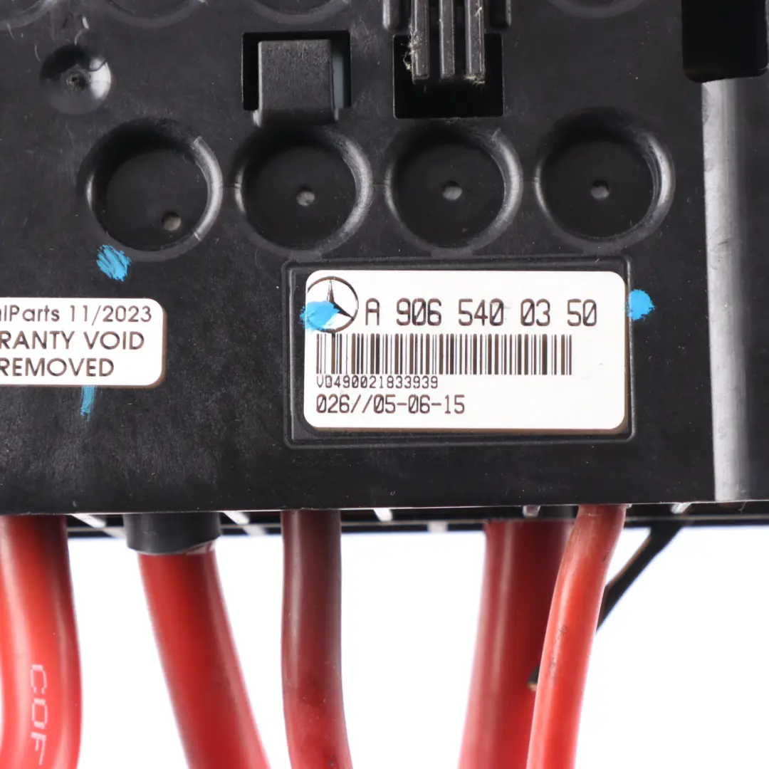 Fuse Box Relay Electrical Rifle Box Unit to Mercedes Sprinter W906 with Part number A9065400350 Mercedes Sprinter W906 Fuse Box Relay Electrical Rifle Box Unit - SKU A9065400350 - Part number A9065400350