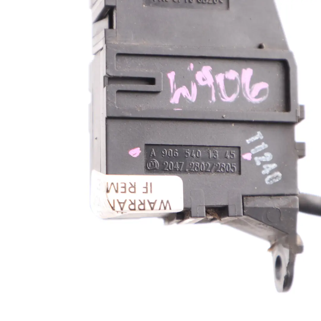 Blocco anteriore Rilascio Interruttore chiavistello A9065401345 per Mercedes W906 con numero di parte A9065403045 Mercedes W906 Blocco anteriore Rilascio Interruttore chiavistello A9065401345 - SKU A9065403045 - Numero di parte A9065403045