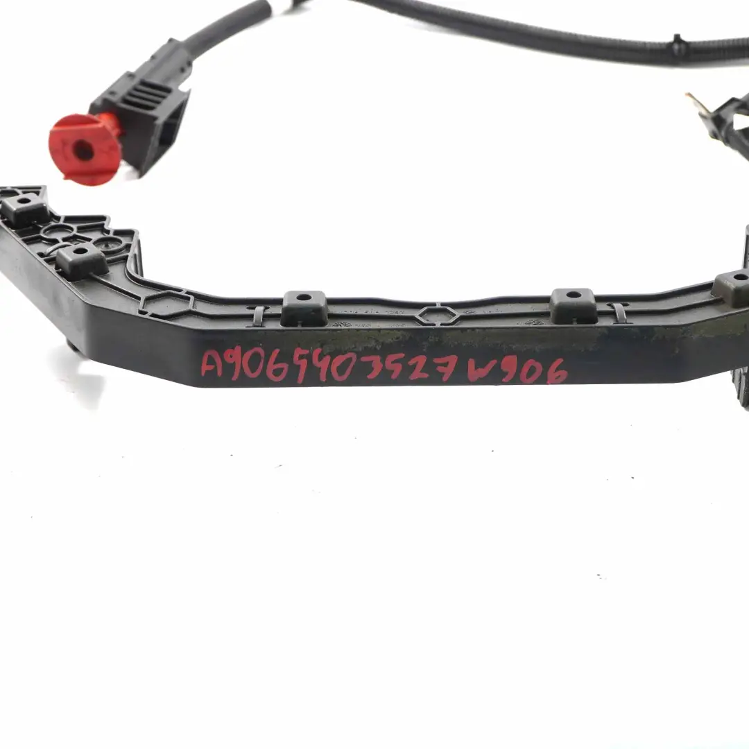 OM651 Kabel Plusowy do Mercedes W906 o numerze A9065403527 Mercedes W906 OM651 Kabel Plusowy - SKU A9065403527 - Numer Części A9065403527