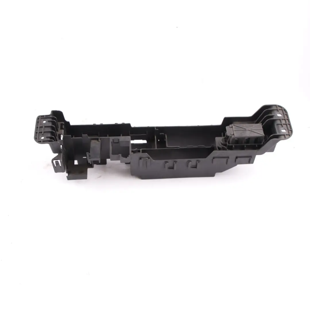 Boîte de distribution de fusibles sur support pour Mercedes W906 à propos du numéro de pièce A9065420044 Mercedes W906 Boîte de distribution de fusibles sur support - SKU A9065420044 - Numéro de pièce A9065420044