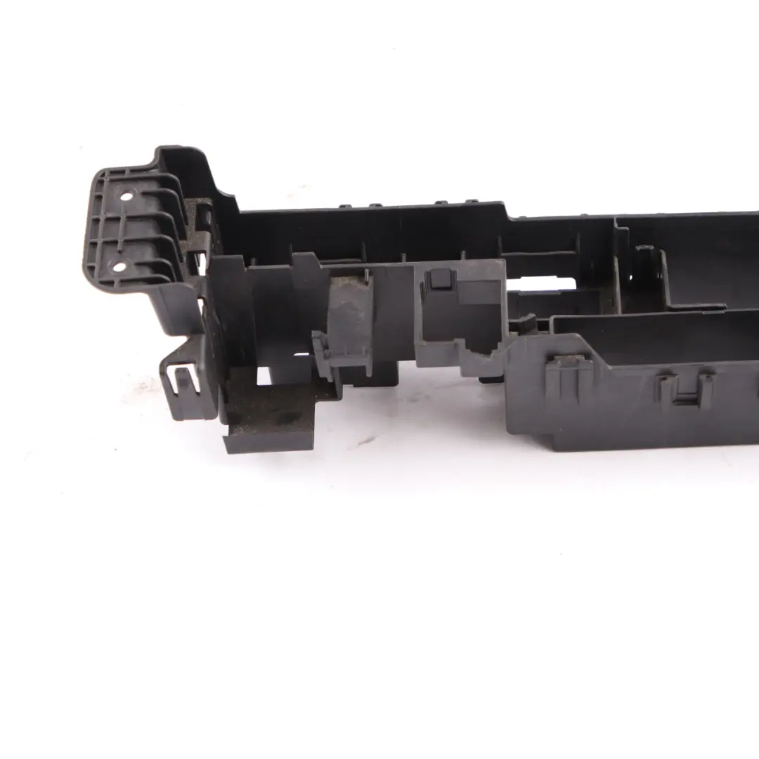 Montaggio a staffa Scatola distribuzione fusibili per Mercedes W906 con numero di parte A9065420044 Mercedes W906 Montaggio a staffa Scatola distribuzione fusibili - SKU A9065420044 - Numero di parte A9065420044