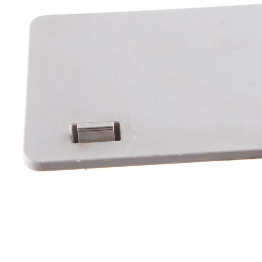 Mercedes W906 Couvercle de Boîte à Fusibles Couvercle Panneau Gris A6395450003 - SKU A9065450003-2 - Numéro de pièce A9065450003