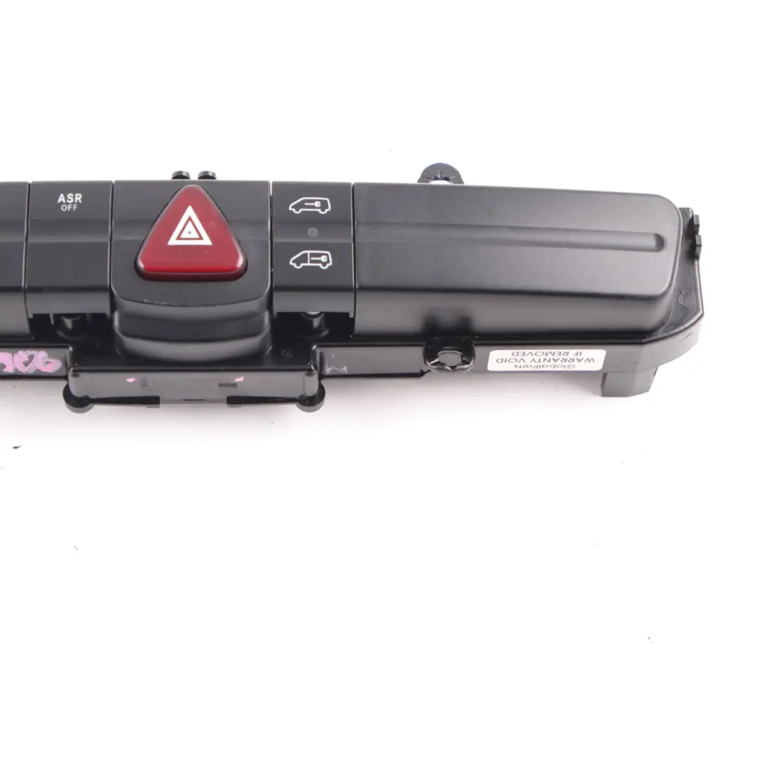 Mercedes Sprinter W906 Panel de Interruptores Consola Central ASR Lock Hazard - SKU A9065450107 - Número de pieza A9065450107