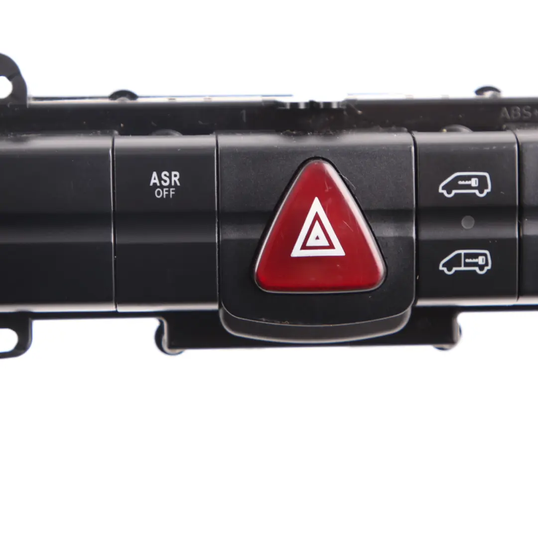 Pannello interruttori Console centrale ASR Lock Hazard per Mercedes Sprinter W906 con numero di parte A9065450107 Mercedes Sprinter W906 Pannello interruttori Console centrale ASR Lock Hazard - SKU A9065450107 - Numero di parte A9065450107