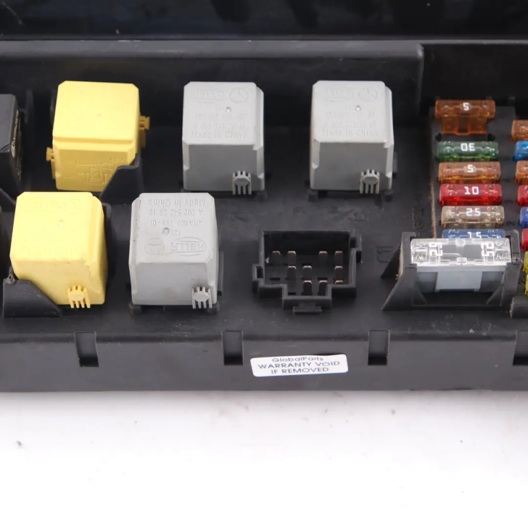 Scatola fusibili Modulo elettrico unità controllo relè anteriore per Mercedes W906 con numero di parte A9065450401 Mercedes W906 Scatola fusibili Modulo elettrico unità controllo relè anteriore - SKU A9065450401 - Numero di parte A9065450401