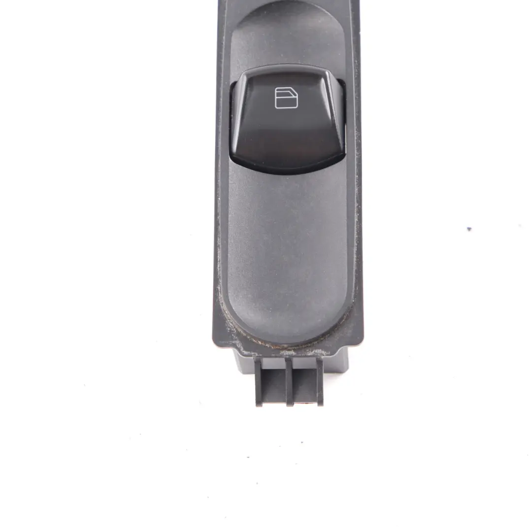 Mercedes W906 Bouton d'interrupteur de lève-vitre côté passager - SKU A9065450913 - Numéro de pièce A9065450913