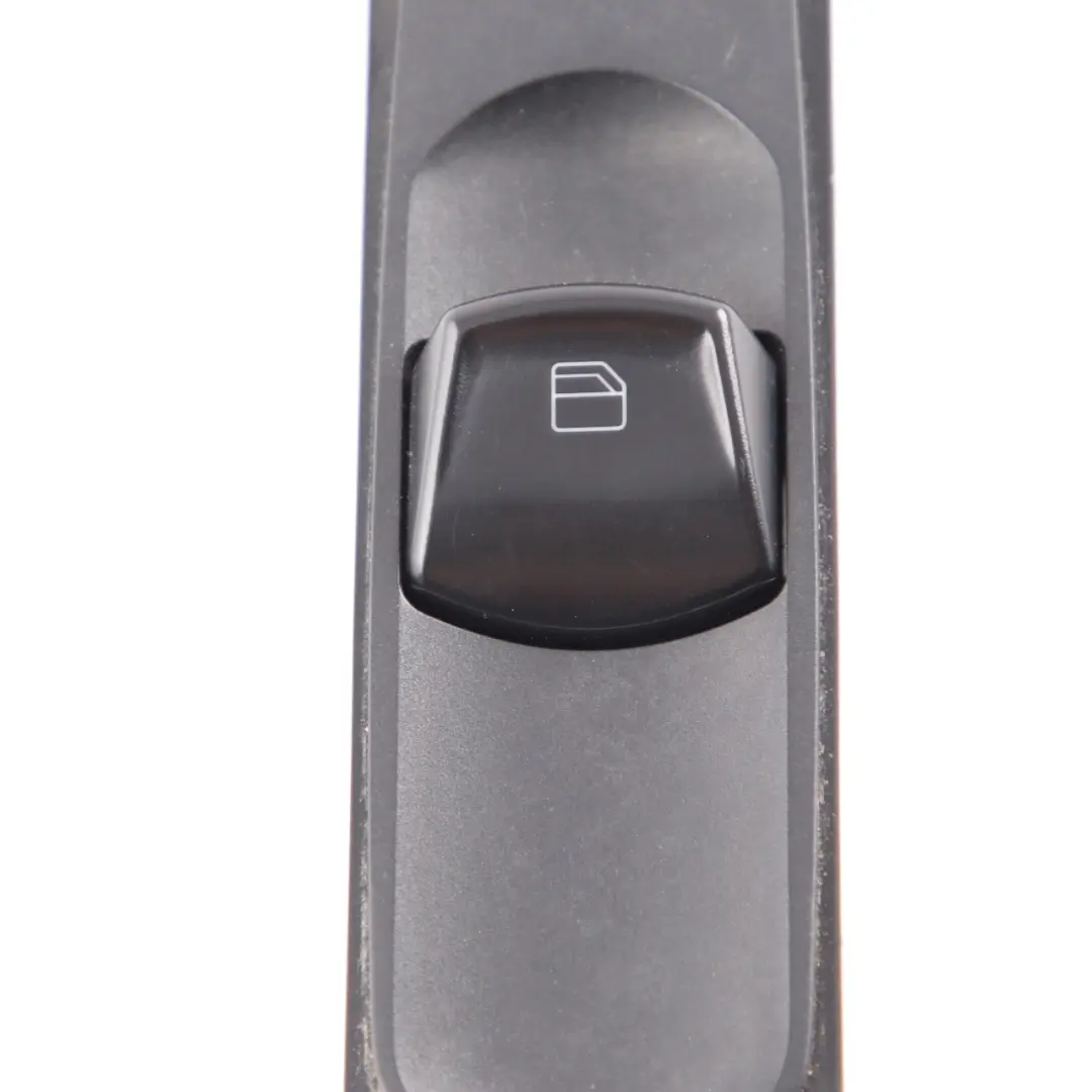 Mercedes W906 Bouton d'interrupteur de lève-vitre côté passager - SKU A9065450913 - Numéro de pièce A9065450913