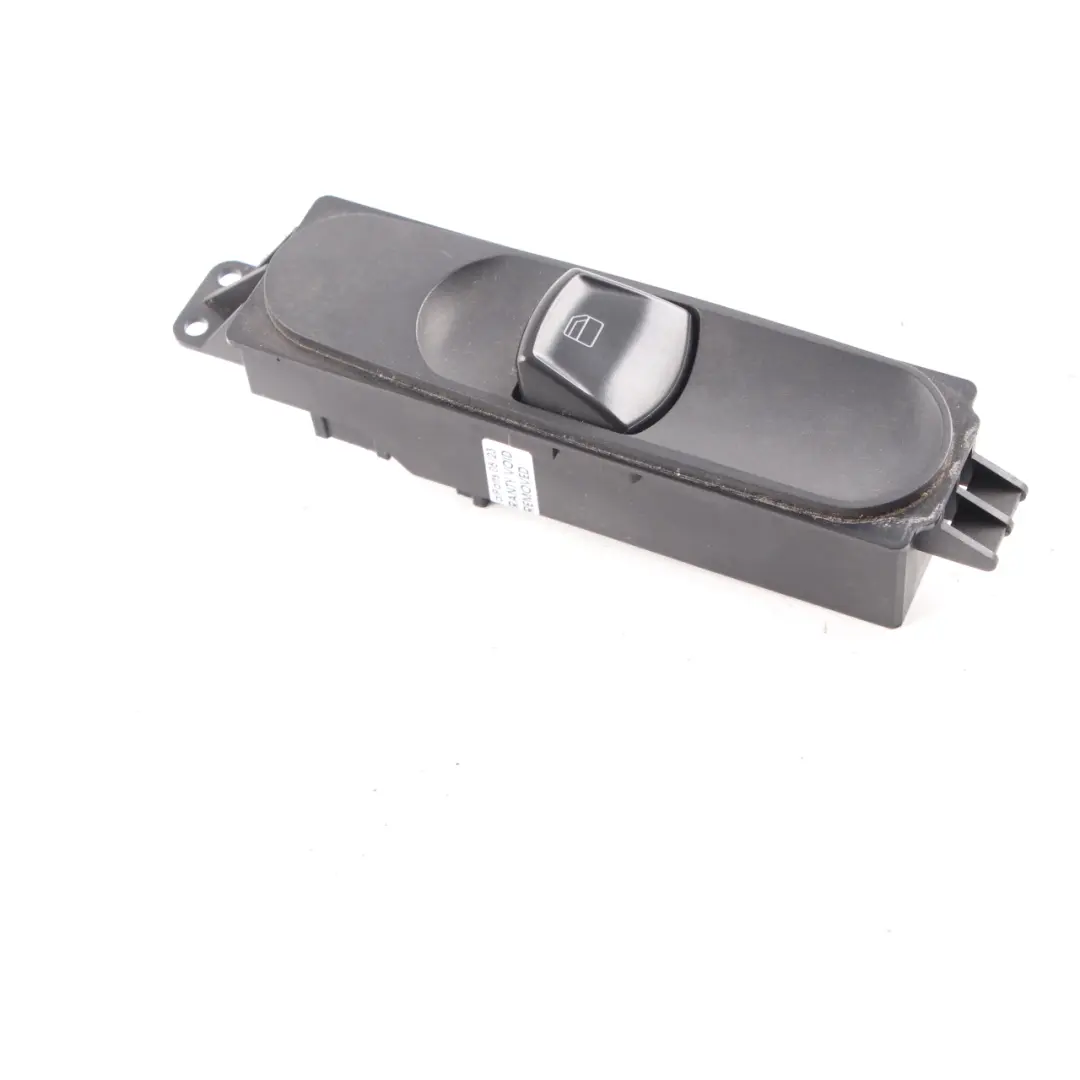 Bouton d'interrupteur de lève-vitre côté passager pour Mercedes W906 à propos du numéro de pièce A9065450913 Mercedes W906 Bouton d'interrupteur de lève-vitre côté passager - SKU A9065450913 - Numéro de pièce A9065450913