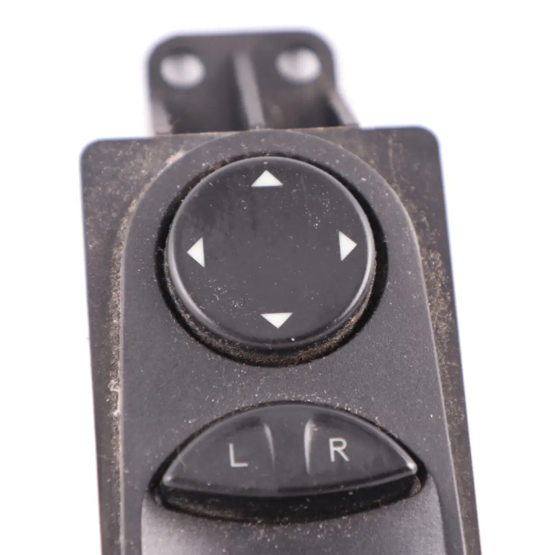 Fensterheber Schalter Fahrerseite Panel für Mercedes Sprinter W906 mit Teilenummer A9065451613 Mercedes Sprinter W906 Fensterheber Schalter Fahrerseite Panel - SKU A9065451613 - Teilenummer A9065451613