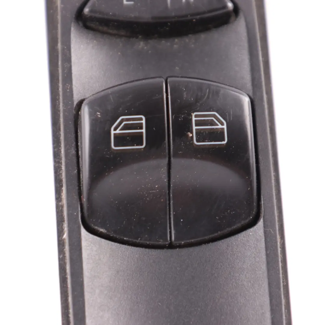 Fensterheber Schalter Fahrerseite Panel für Mercedes Sprinter W906 mit Teilenummer A9065451613 Mercedes Sprinter W906 Fensterheber Schalter Fahrerseite Panel - SKU RHD-A9065451613 - Teilenummer A9065451613