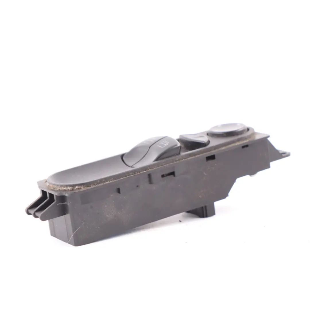 Fensterheber Schalter Fahrerseite Panel für Mercedes Sprinter W906 mit Teilenummer A9065451613 Mercedes Sprinter W906 Fensterheber Schalter Fahrerseite Panel - SKU RHD-A9065451613 - Teilenummer A9065451613