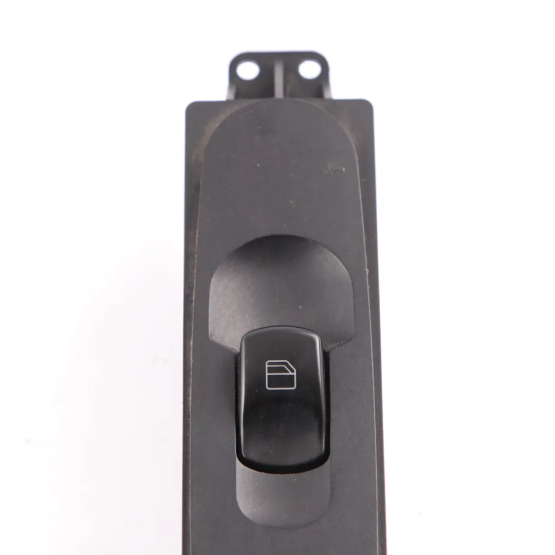 Interruttore Alzacristalli Regolazione Porta Anteriore Sinistra per Mercedes W906 con numero di parte A9065451913 Mercedes W906 Interruttore Alzacristalli Regolazione Porta Anteriore Sinistra - SKU A9065451913 - Numero di parte A9065451913